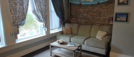 Fernseher, DVD-Player, Stereoanlage