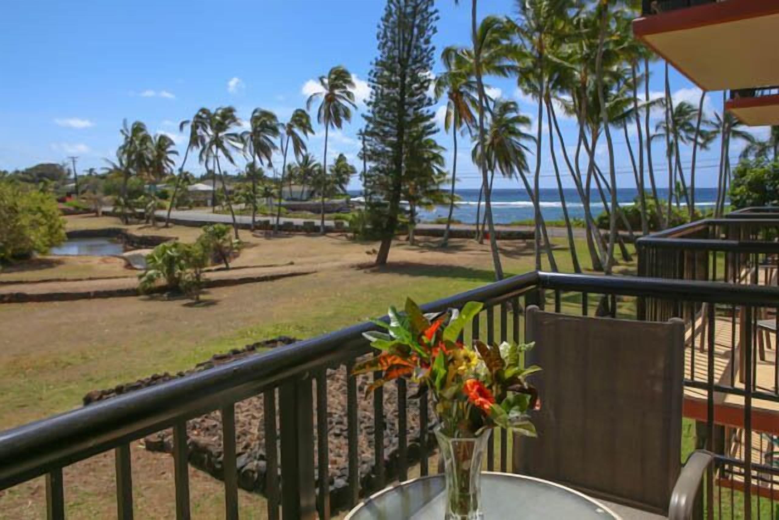 Ocean View - Steps to Beach - Perfect for couples