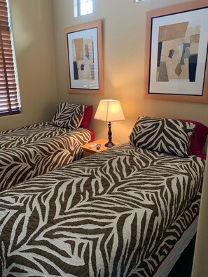 4 bedrooms, iron/ironing board, WiFi, bed sheets