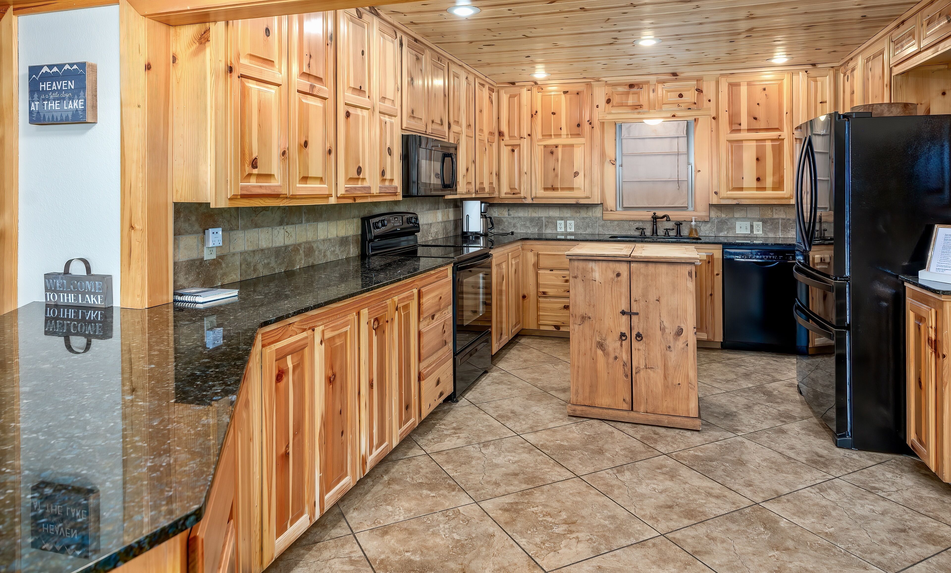 雪櫃、微波爐、焗爐、爐具