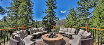 Riverfront log home on 3 acres near RMNP w/hot tub, private beach & flyfishing.