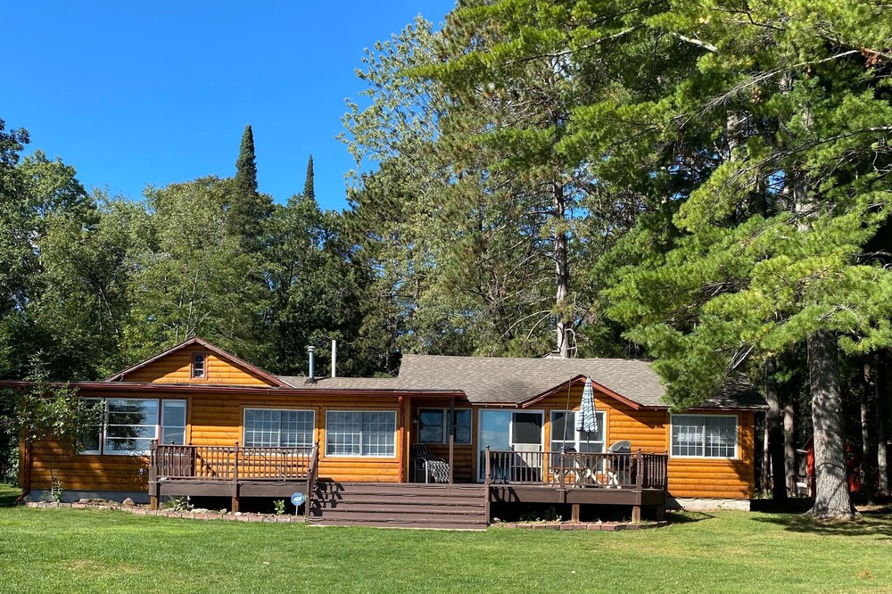 A Touch of northwoods on the lake, create your memories and feel at home.