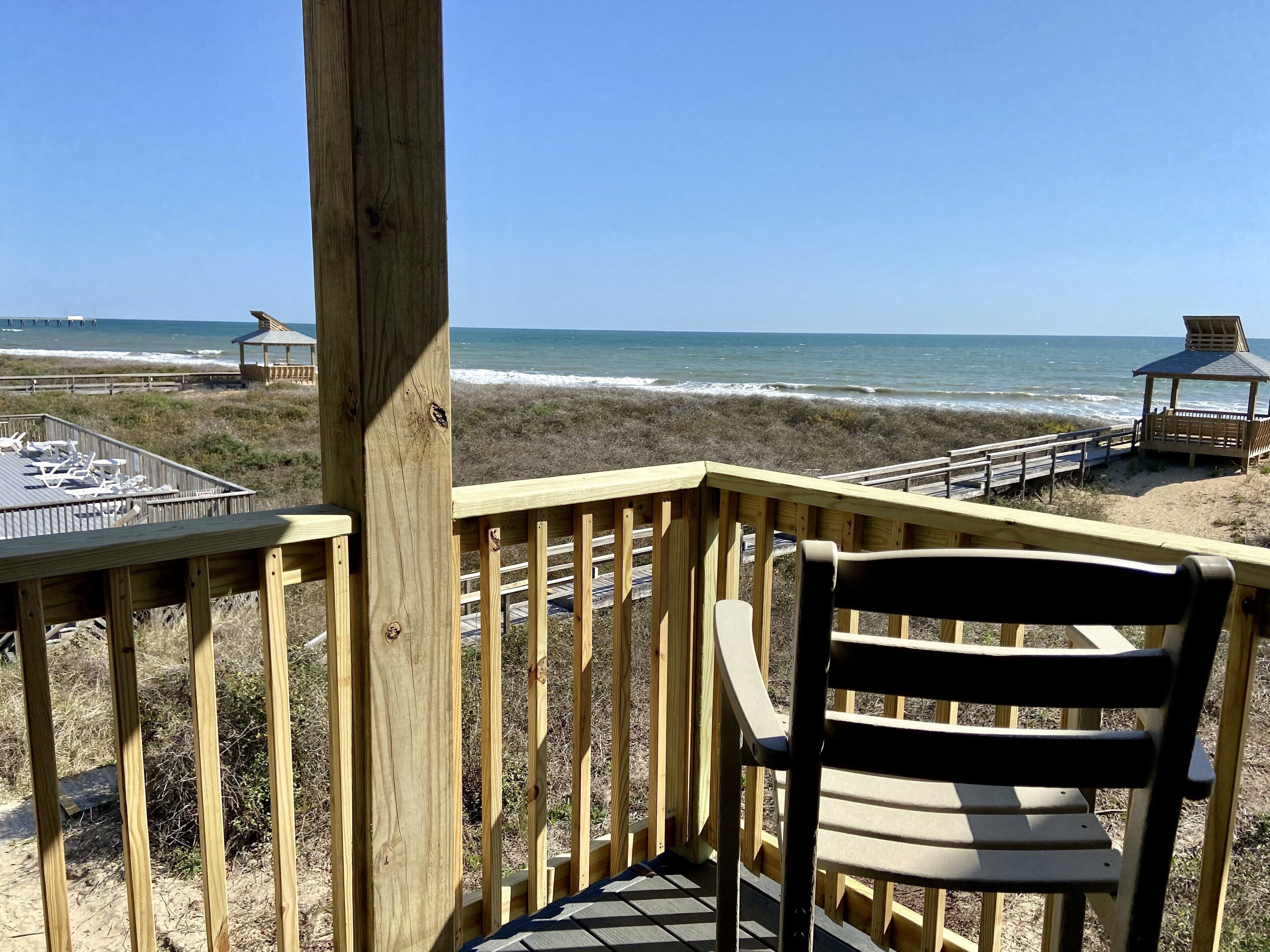 OCEANFRONT!  Newly renovated 2BD/2Bath in Duck, NC  