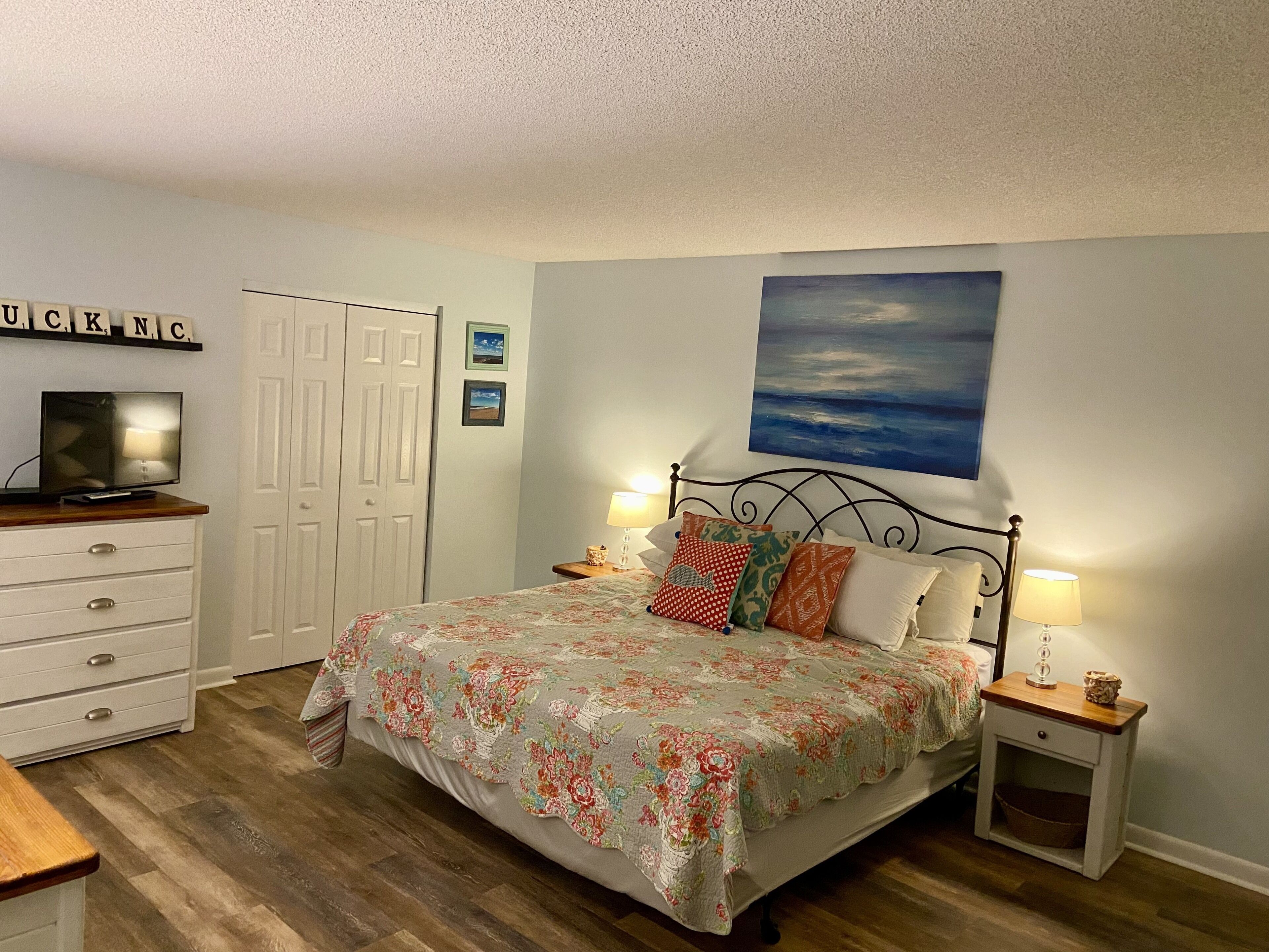 OCEANFRONT!  Newly renovated 2BD/2Bath in Duck, NC  