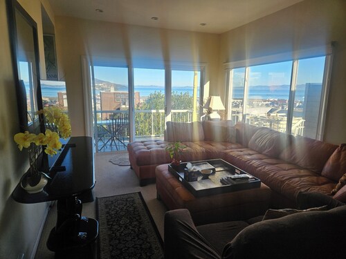 Spectacular Bay ja kaupunkinäkymät