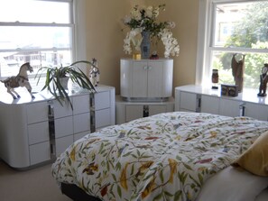 2 makuuhuonetta, silitysrauta/-lauta, vauvan matkasänky, ilmainen Wi-Fi