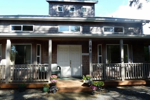 Front porch (2 of 2)