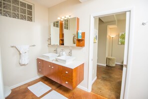 Shower, hair dryer, bidet, towels -  Beach Front/heated pool/spa. Ocean Views, Umbrella+Lounger for beach, Balconies (St Augustine)