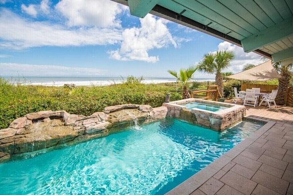 Outdoor pool, a heated pool