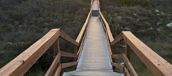  Beach Front/heated pool/spa. Ocean Views, Umbrella+Lounger for beach, Balconies