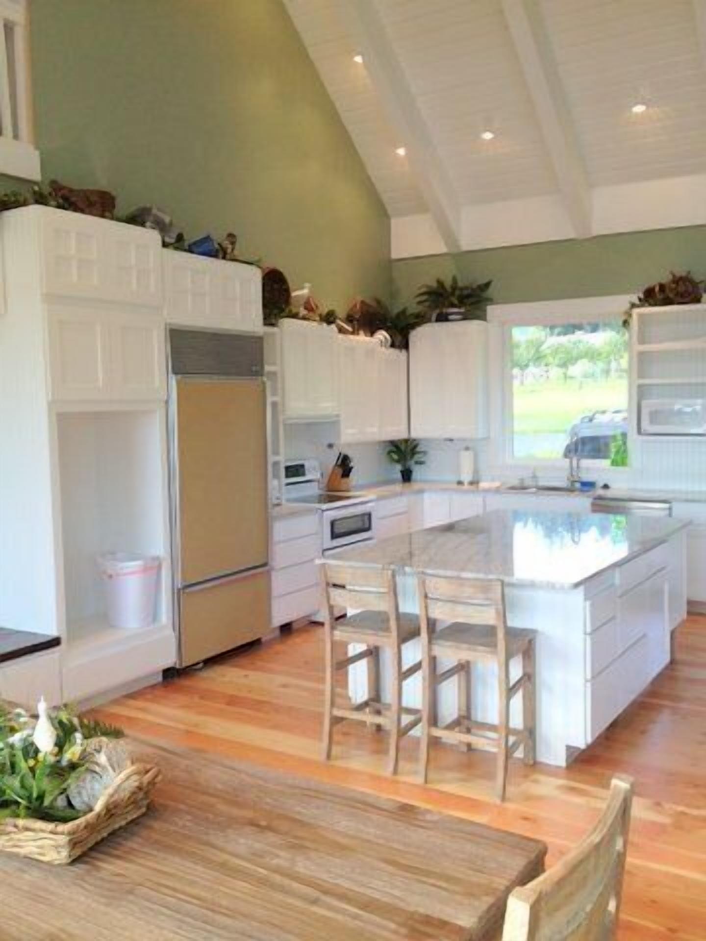 Picturesque Westcott Bay Cape Cod on 5 Acre Estate -Walk to Roche Harbor