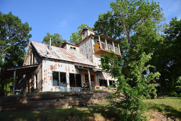 Cabin On The Red