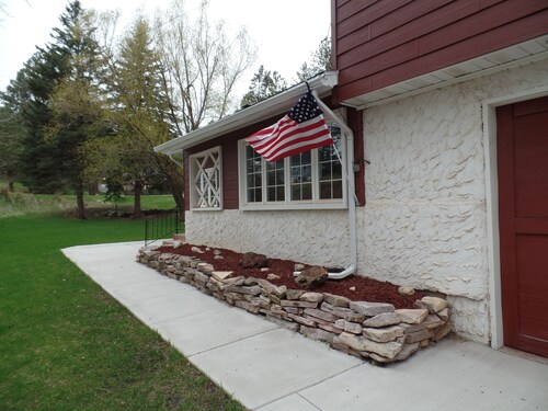 Affordable, Family Friendly, Charming 2 Bedroom Home In The City Of Custer.