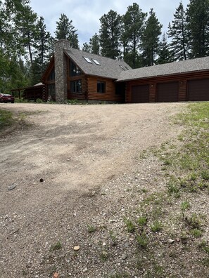 Exterior - A large, newly remodeled 7,000 sq ft cabin, new hot tub, minutes from Deadwood! (Lead)
