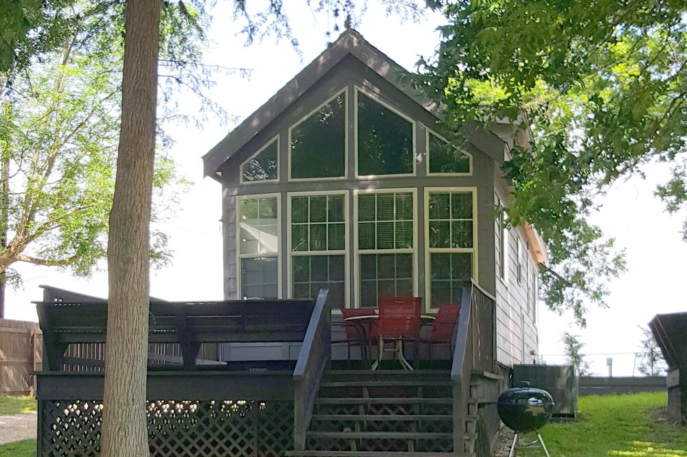 Cottage Overlooking Lake Dublap part of the Guadalupe River
