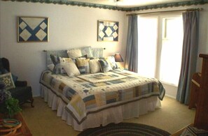 3 habitaciones, tabla de planchar con plancha, wifi y ropa de cama 