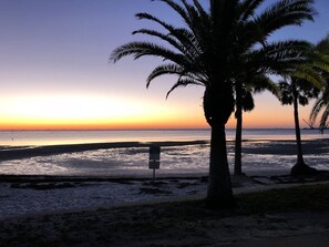 Chaise longue, serviettes de plage