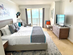 1 Schlafzimmer, Zimmersafe, Schreibtisch, Bügeleisen/Bügelbrett