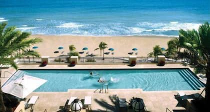 Fantastic View/Oceanfront Condo in 5 Star Hotel/ 2023 Renovation/Walk to all!