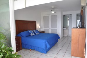 1 bedroom, WiFi, bed sheets - Pacific Gold Coast Ocean View Condominium, Mexico (Manzanillo)