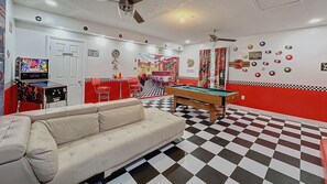 Games room - 4mi Disney ·Private Pool & Spa · Diner Game Room. Free snack pack. Pickleball (Kissimmee)