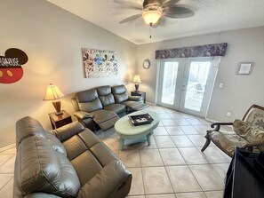 TV connectée, jeux vidéo, livres, chaîne hi-fi