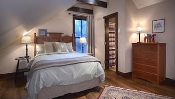 2 bedrooms, internet, bed sheets