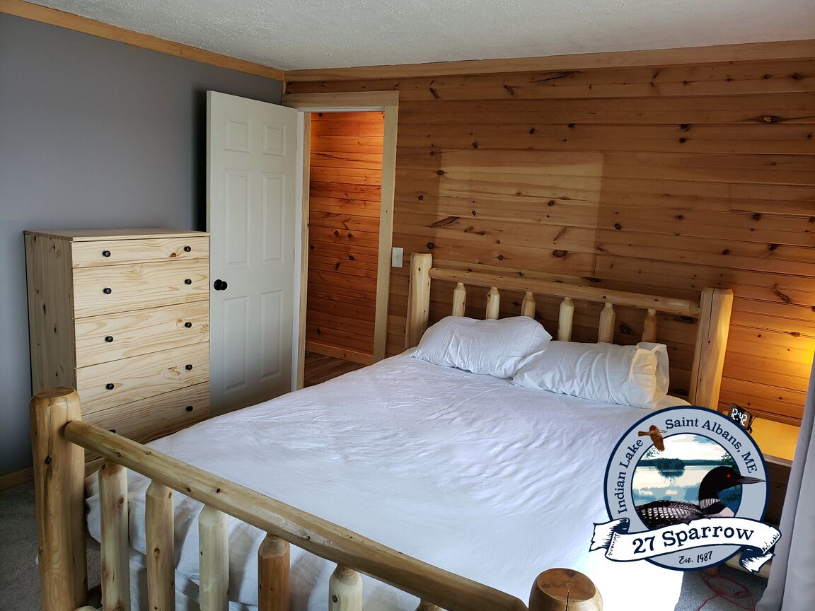 Rustic Lakeside Camp with an Amazing View