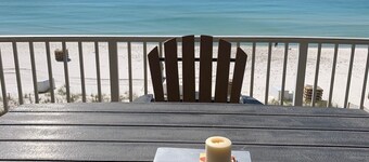 Come and enjoy a beachfront condo on the white sands of the Gulf!