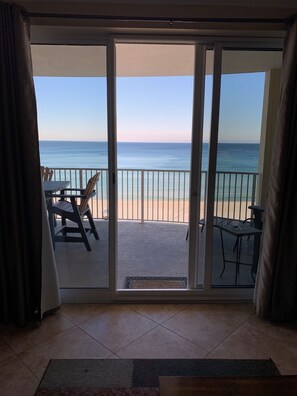 Interior - Come and enjoy a beachfront condo on the white sands of the Gulf! (Panama City Beach)