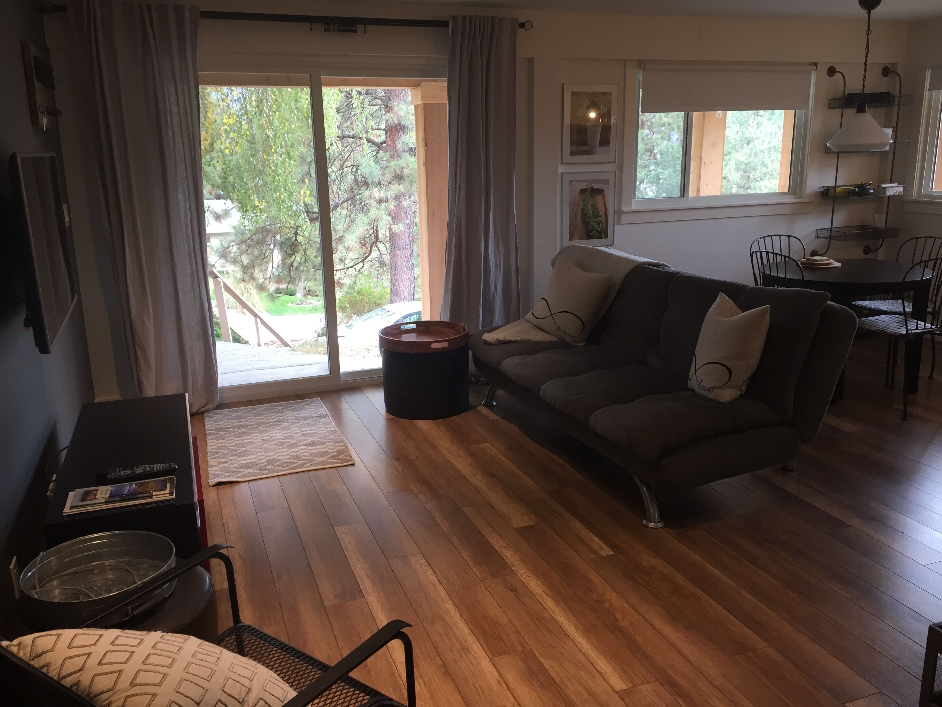 Cozy house in the shade of pines with Lake and Mountain view