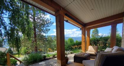 Cozy house in the shade of pines with Lake and Mountain view