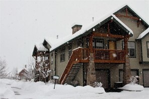 Exterior - Luxury Townhouse with HD 4k Projector Home Theater (Park City)