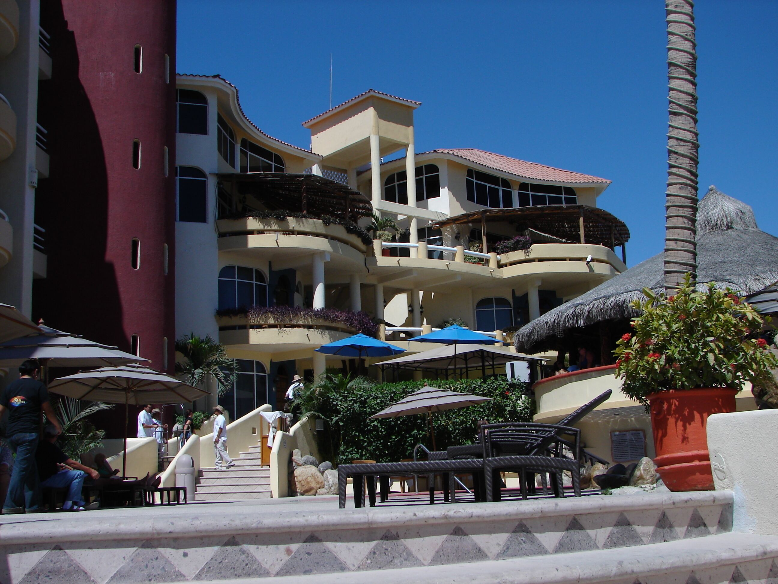 Luxury Resort - Beachfront, gorgeous pools - Medano Beach, Cabo San Lucas