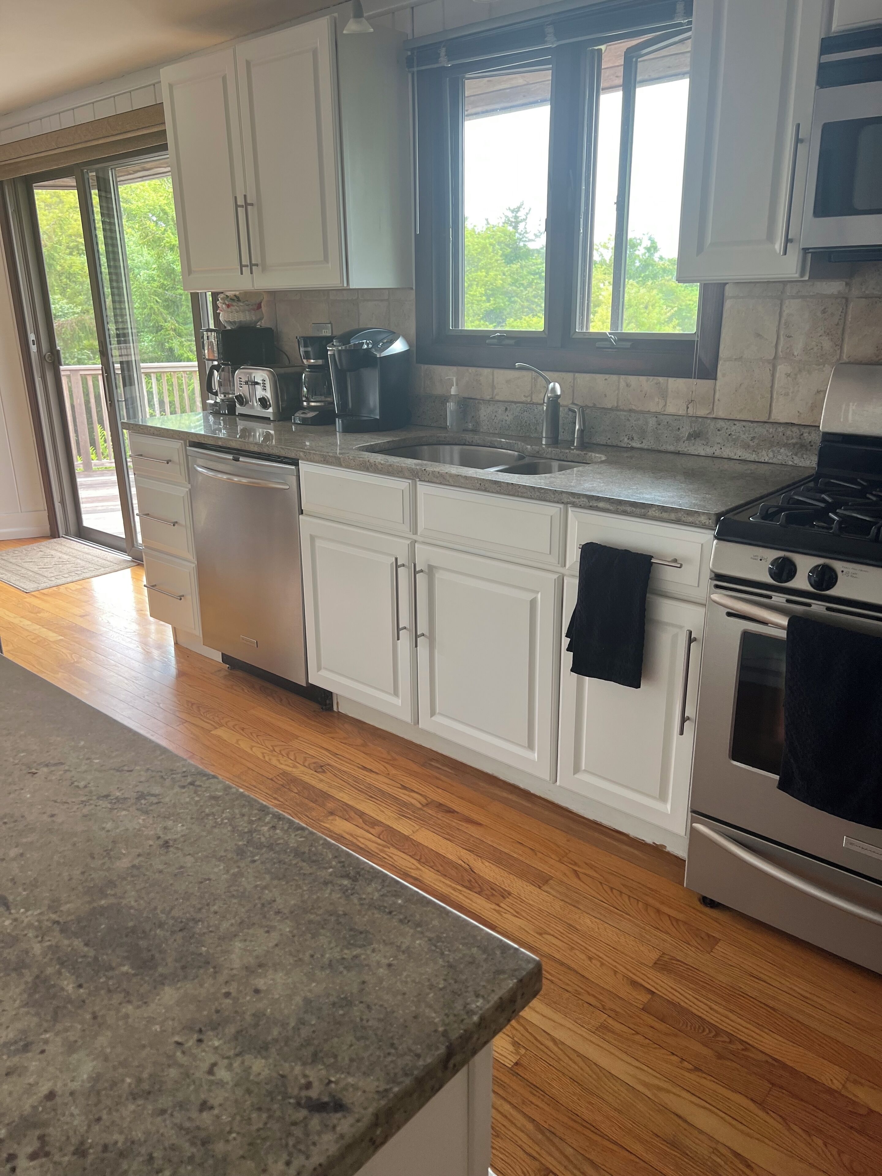 Spacious 5 bedroom House on the Beautiful West Side of Island.