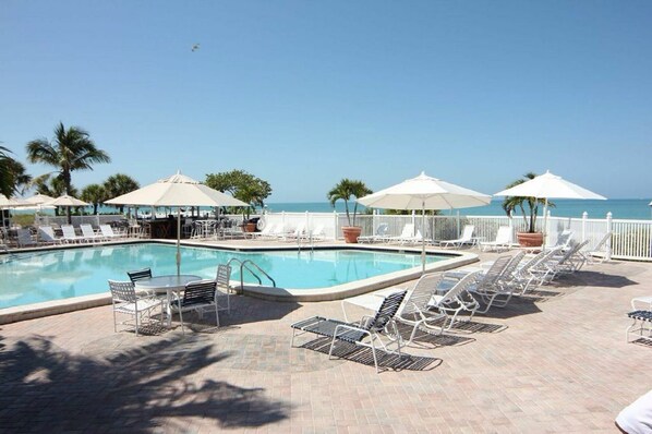 Piscine extérieure, piscine chauffée