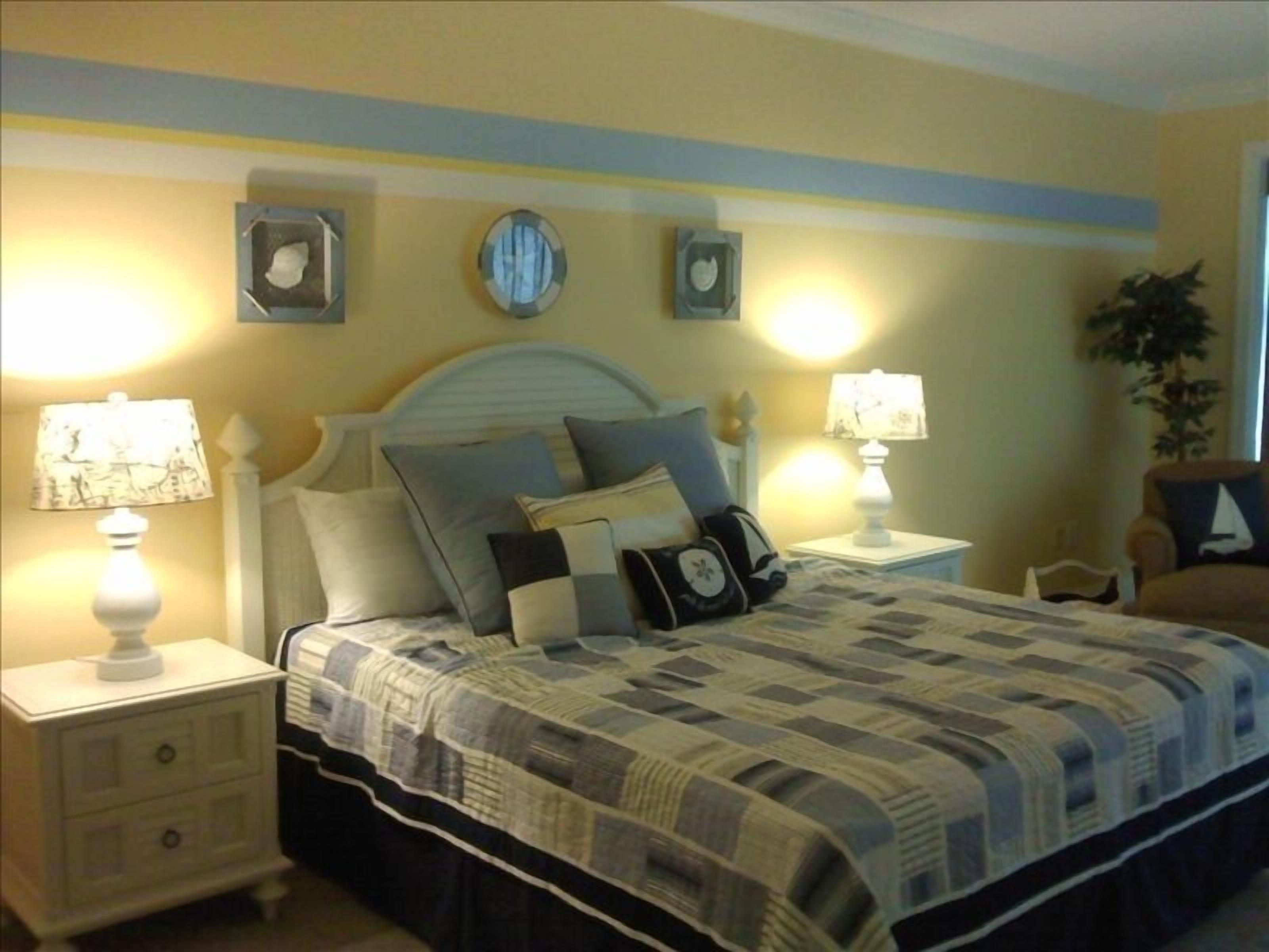 A B C = Awesome Boardwalk Condo!  302 @ Belmont