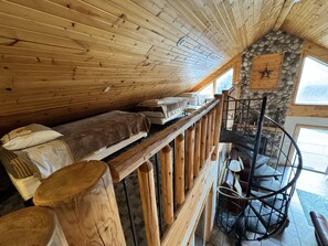 5 makuuhuonetta, ilmainen Wi-Fi, vuodevaatteet, pääsy pyörätuolilla