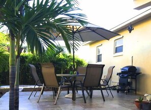 Outdoor dining - Home Away From Home/Pets Welcome (Wilton Manors)