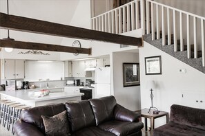 Een smart-tv en boeken