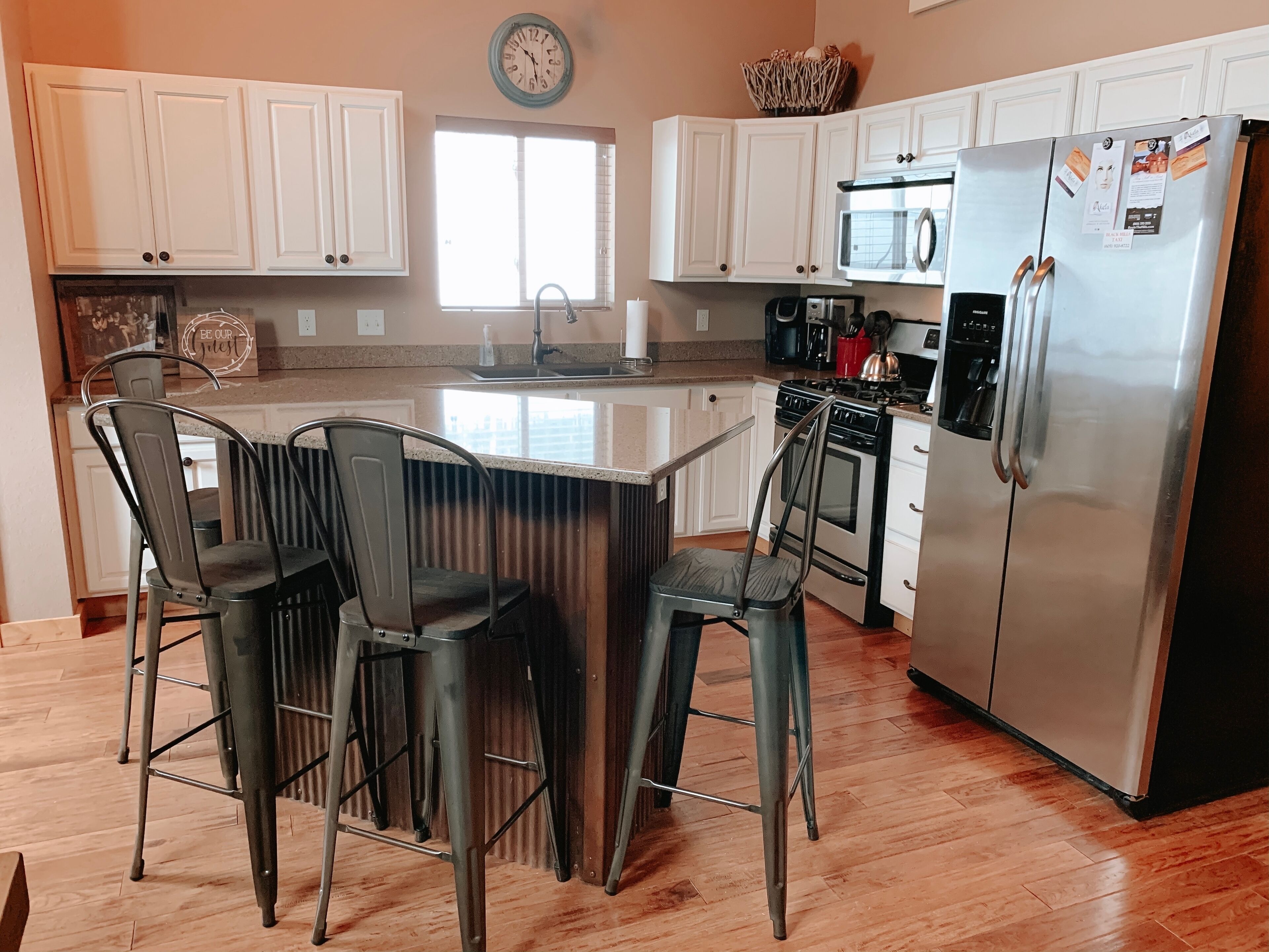 **5 Minutes From Deadwood, ** Sweeping Views, ** Outstanding Locale