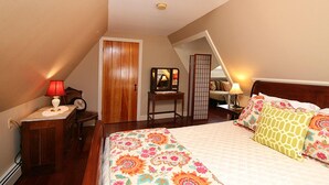 2 bedrooms, iron/ironing board, WiFi (free), bed sheets
