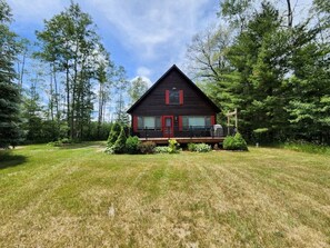 Exterior - Red Dog Lodge - Beautiful Riverfront Chalet - Sportsperson's Paradise (Grayling)