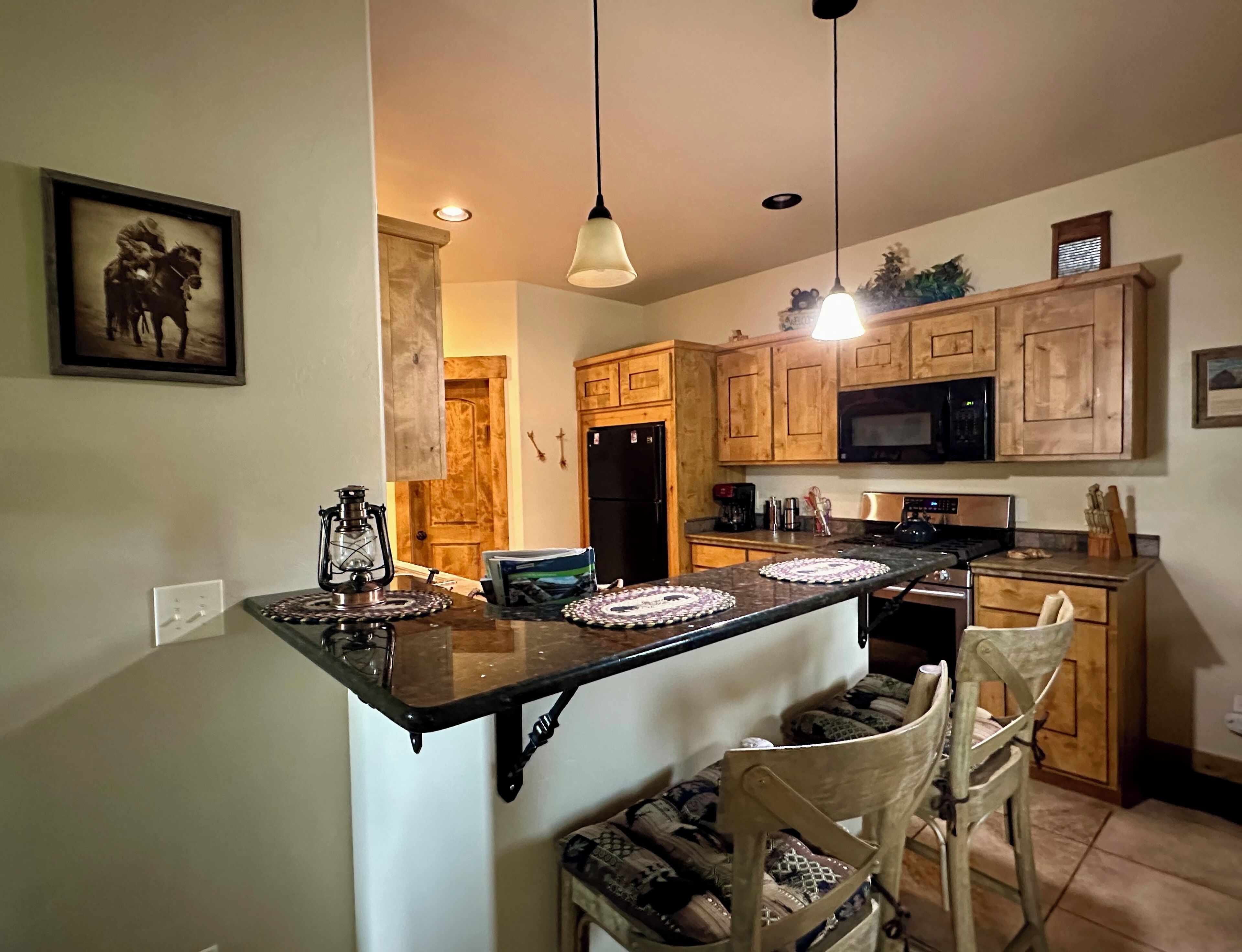 Kjøleskap, mikrobølgeovn, ovn og kokeplater