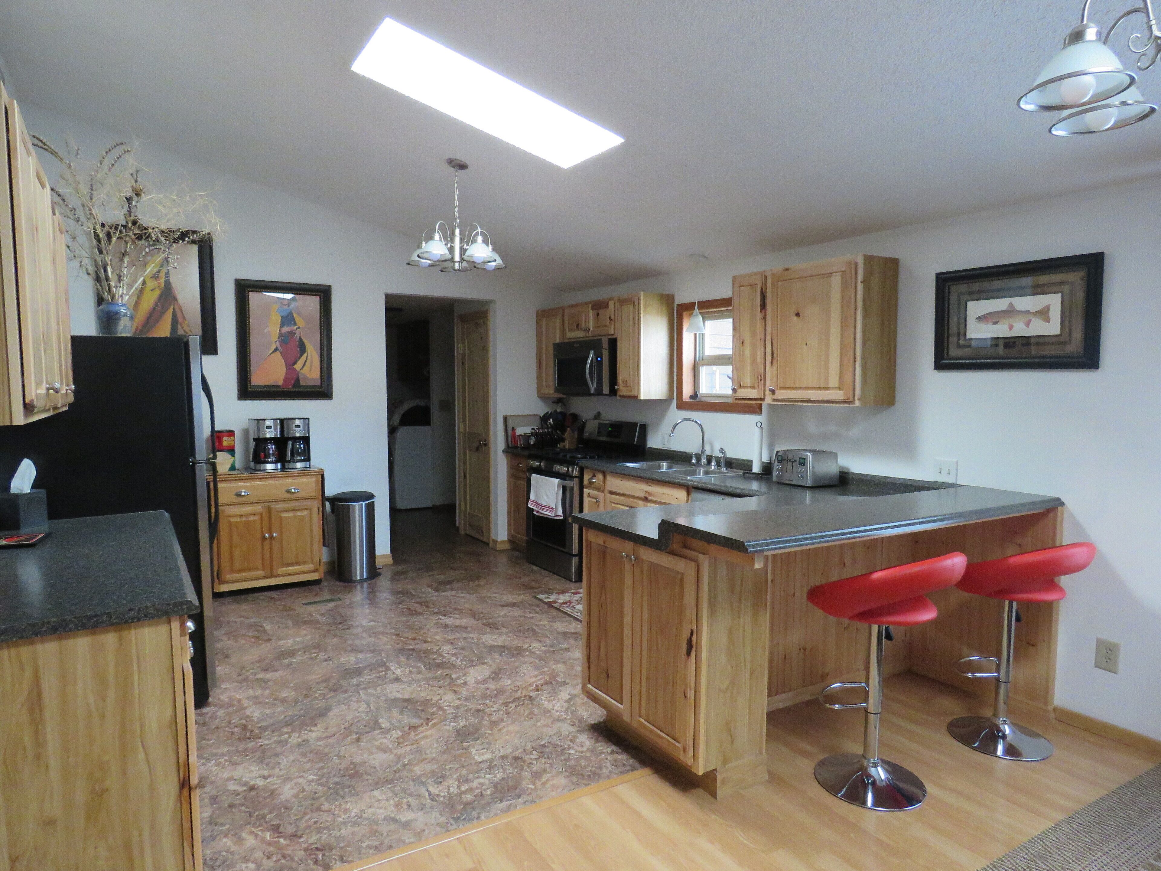 EMIGRANT LODGE - 4 bedroom home with central airconditioning