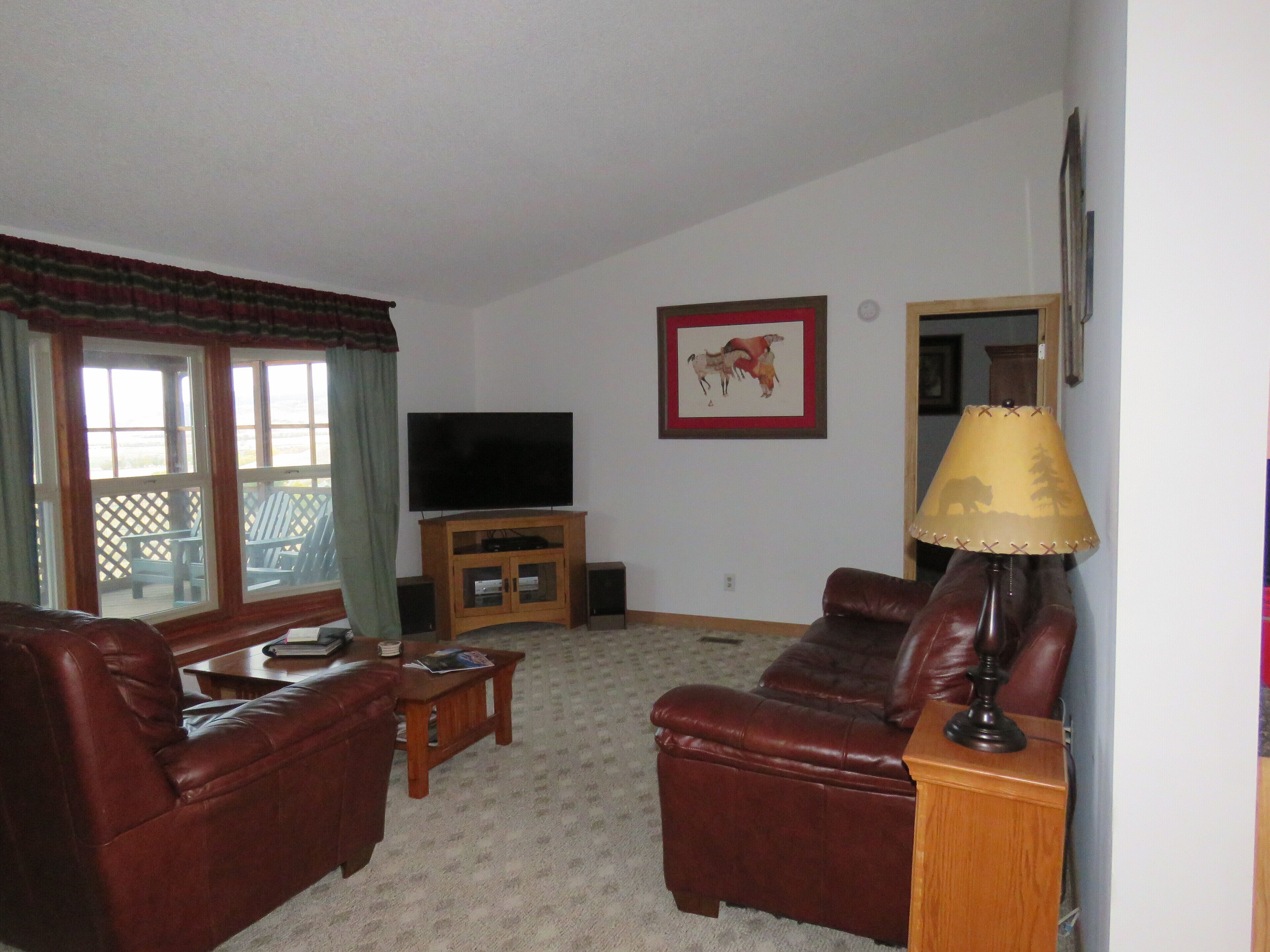 EMIGRANT LODGE - 4 bedroom home with central airconditioning