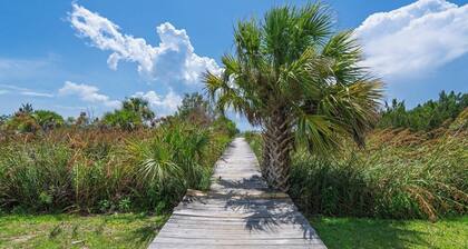 RARE 6 bedroom, 4 bath OCEANFRONT home, wonderful views & breathtaking sunsets!