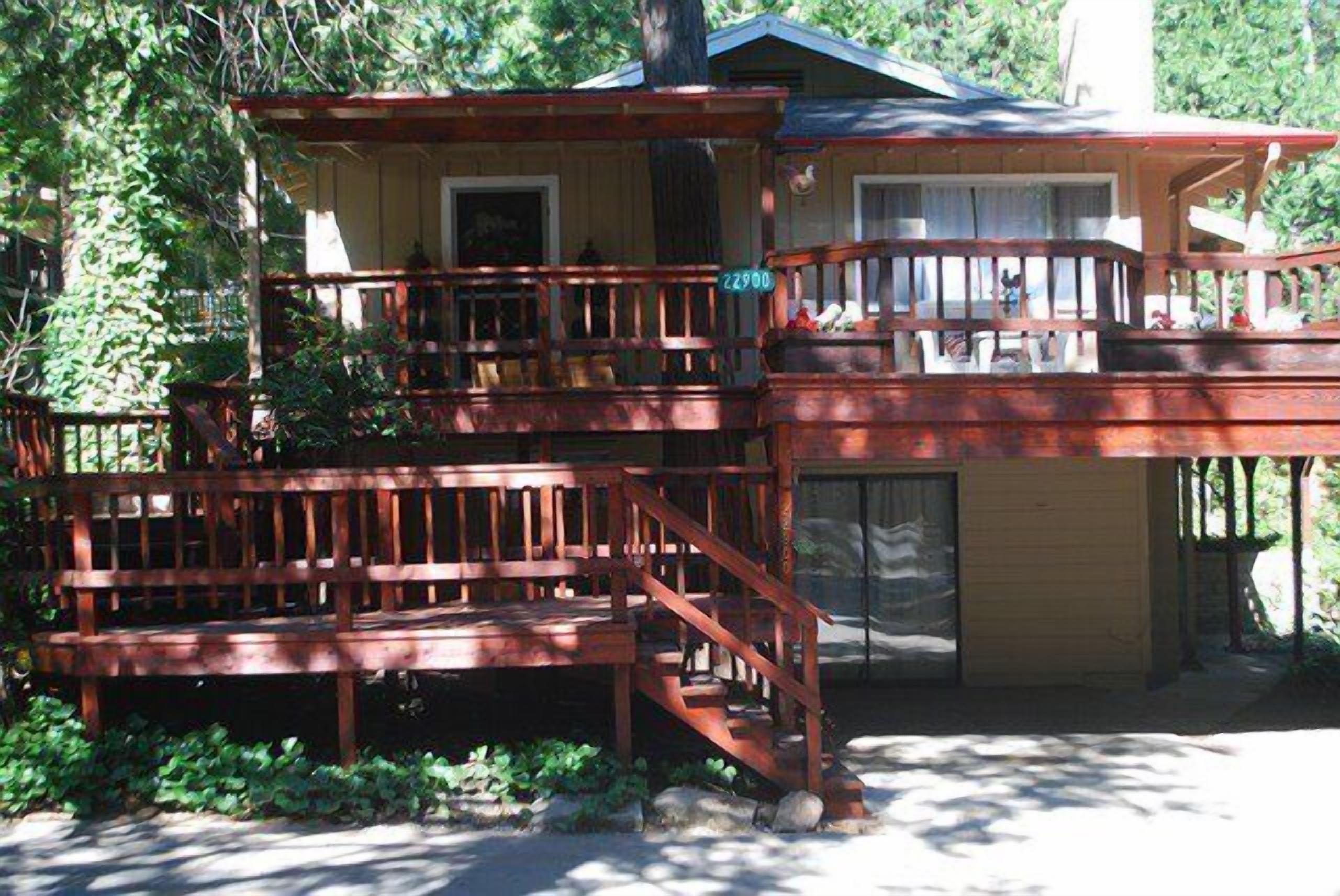 The Roost -Where Families & Friends Gather-One of Twain Harte's finest