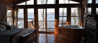 Simply Irresistible Cayuga Waterfront Lakehouse  Near Colleges