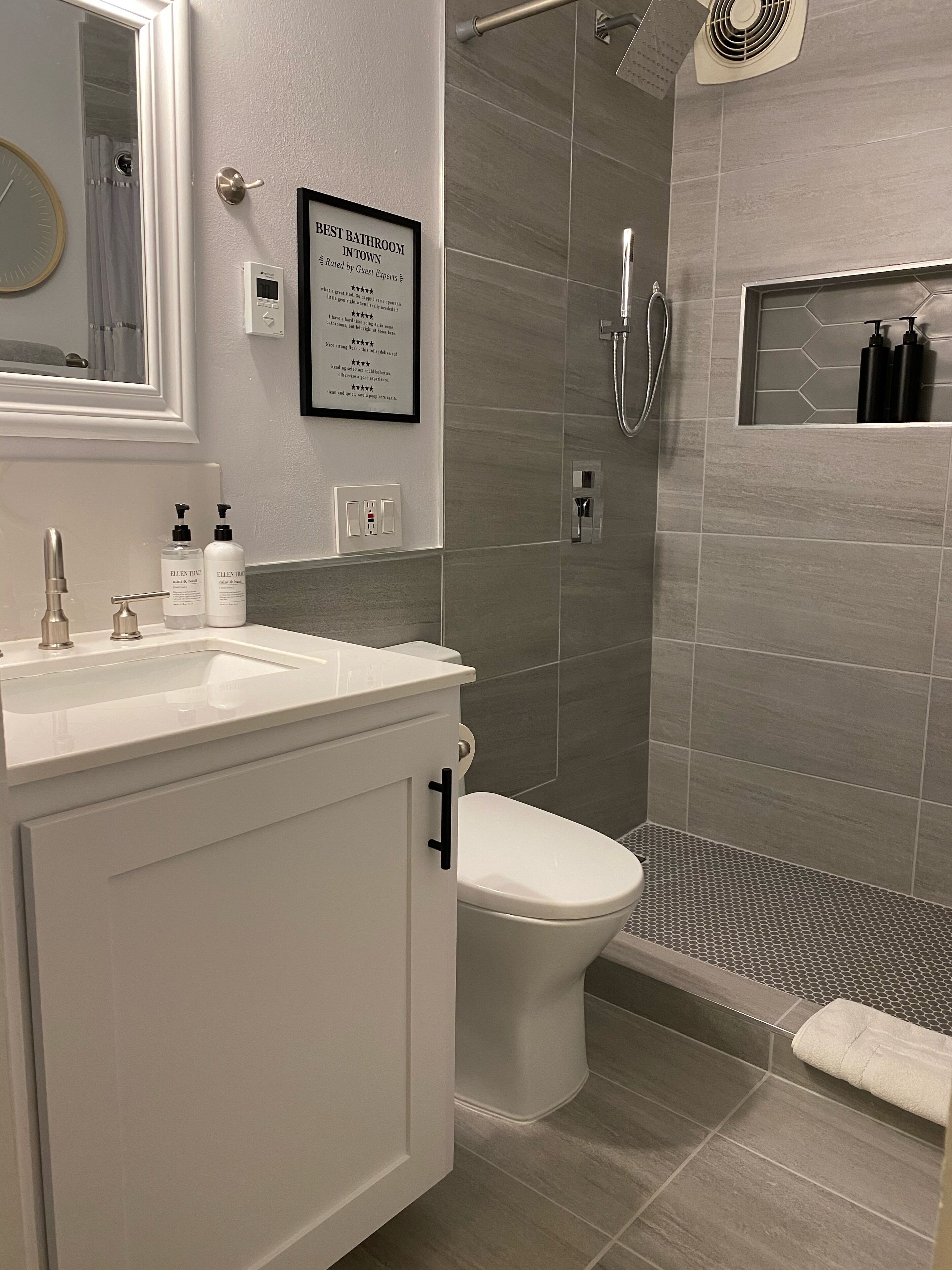 “𝕌𝕣𝕓𝕒𝕟 𝕊𝕦𝕚𝕥𝕖“ 1 bedroom, Lots of Style 🤍 Suite #2